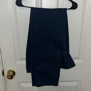 GAP Men’s Pants Slim Fit Tapered Leg Modern Preppy Business Casual Style Classy